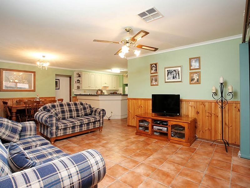 27 Martindale Place, Walkley Heights SA 5098