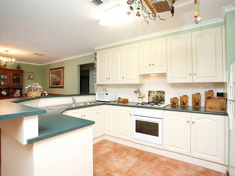 27 Martindale Place, Walkley Heights SA 5098