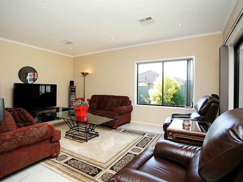 32 Newland Way, Mawson Lakes SA 5095