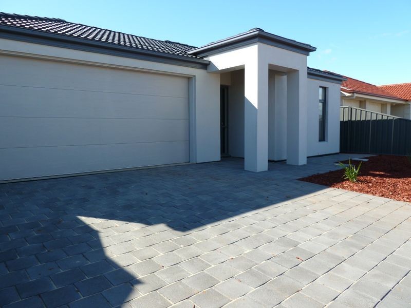 87 Riesling Crescent, Andrews Farm SA 5114