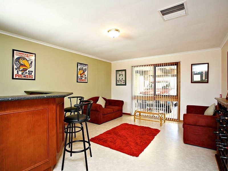 498 Bridge Road, Para Hills West SA 5096