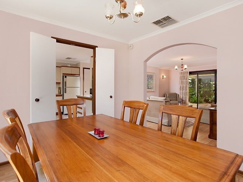 6 Birkdale Close, Fairview Park SA 5126