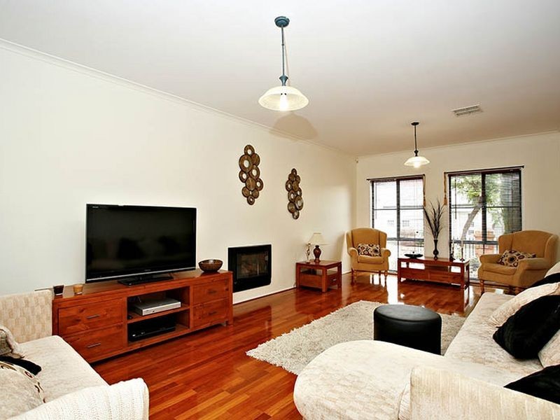 45 Lomond Circuit, Mawson Lakes SA 5095