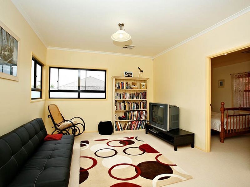 45 Lomond Circuit, Mawson Lakes SA 5095