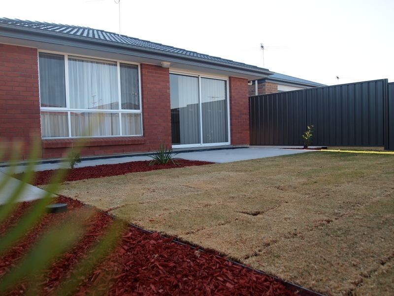 2 Jade Crescent, Munno Para West SA 5115
