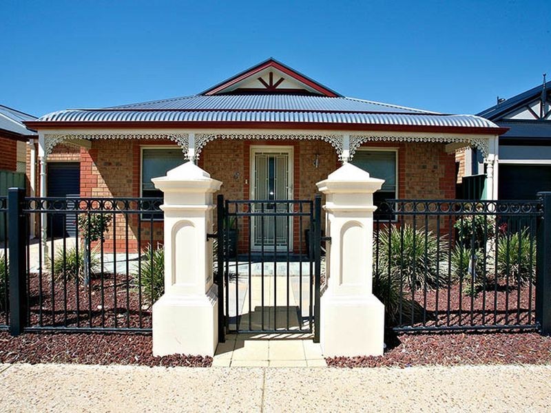 8 Heard Avenue, Mawson Lakes SA 5095