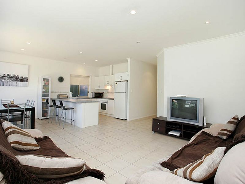 8 Heard Avenue, Mawson Lakes SA 5095