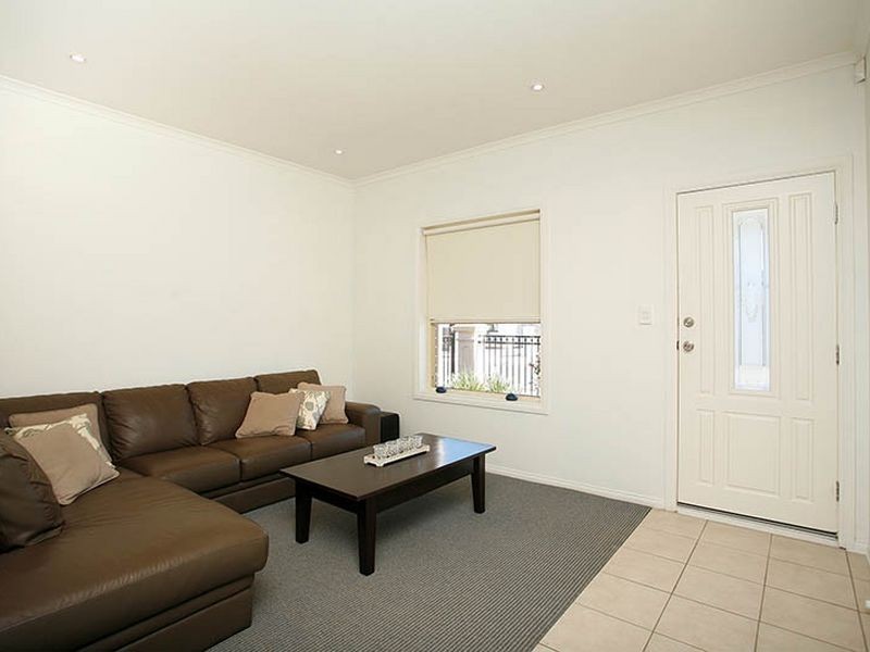 8 Heard Avenue, Mawson Lakes SA 5095