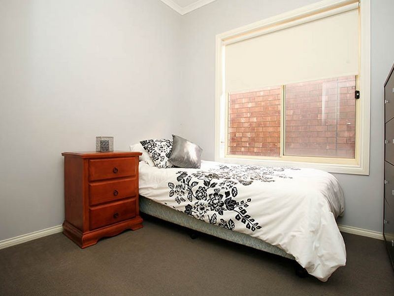 8 Heard Avenue, Mawson Lakes SA 5095