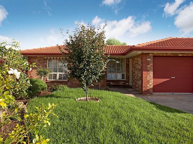 25 Dienelt Drive, Para Hills West SA 5096