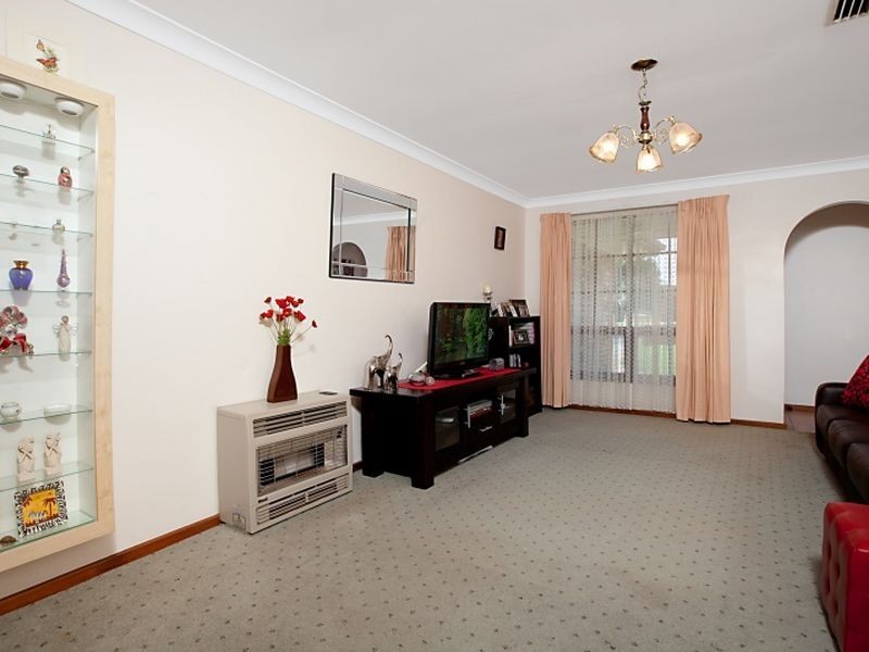 25 Dienelt Drive, Para Hills West SA 5096