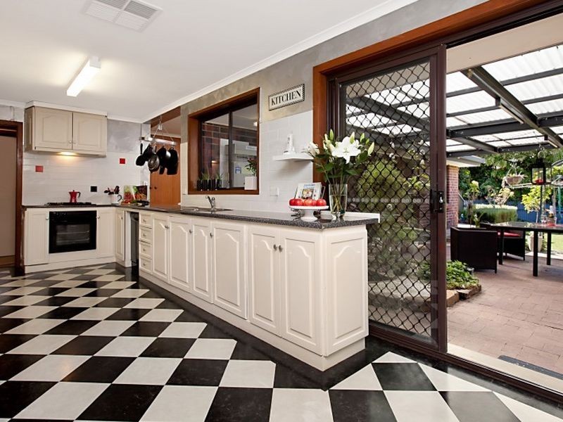 55 Currawong Crescent, Modbury Heights SA 5092