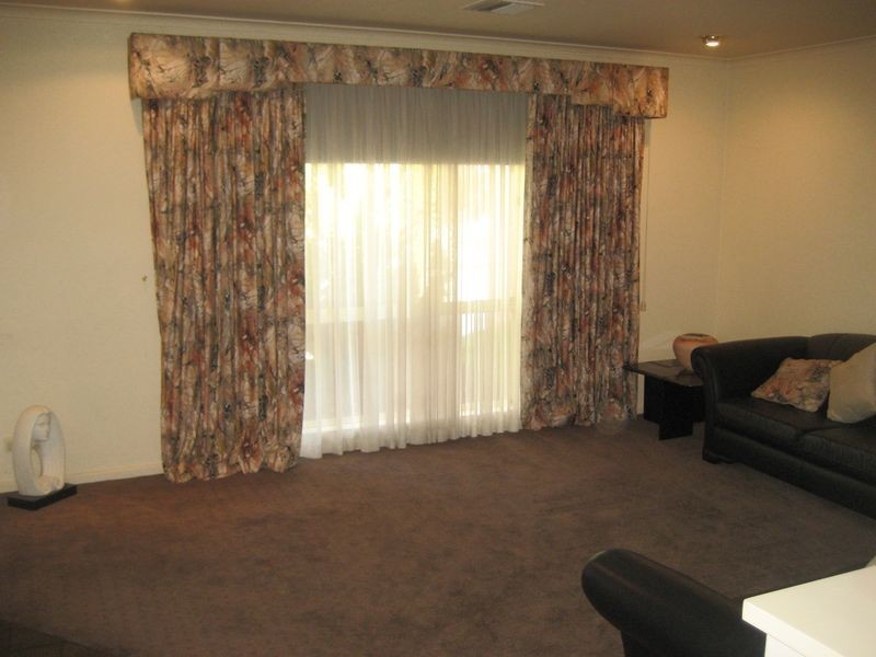 50 Canterbury Drive, Salisbury Heights SA 5109