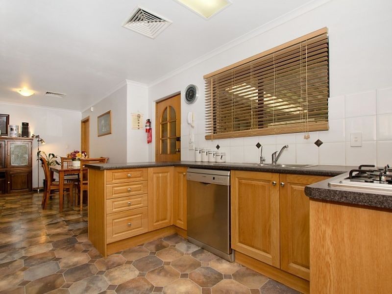 17 Plover Avenue, Modbury Heights SA 5092