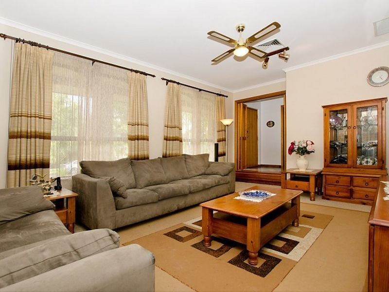 17 Plover Avenue, Modbury Heights SA 5092