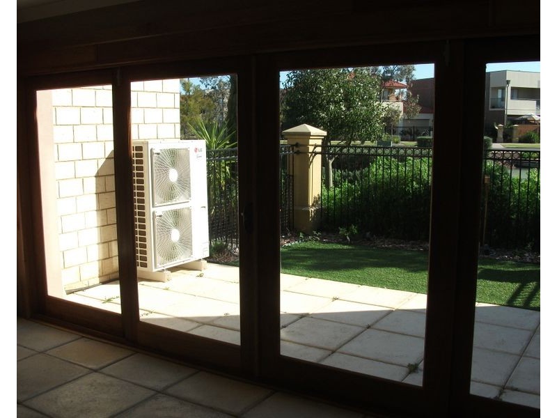 3 Pine Court, Mawson Lakes SA 5095