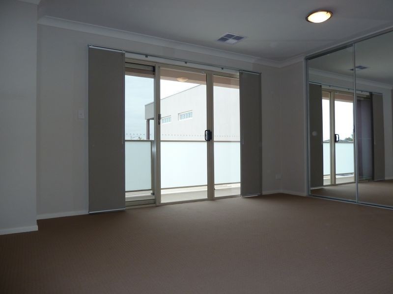 3 Pine Court, Mawson Lakes SA 5095