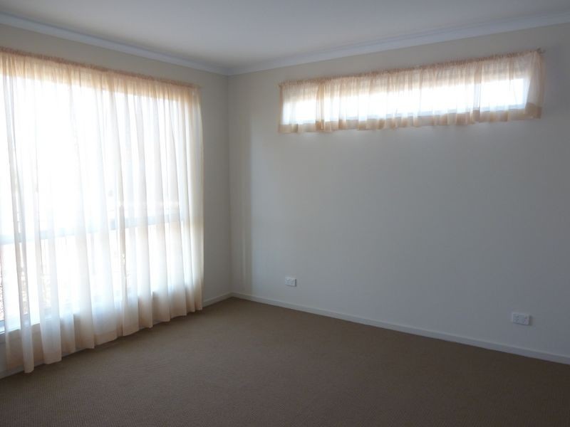 1 Mendota Avenue, Andrews Farm SA 5114