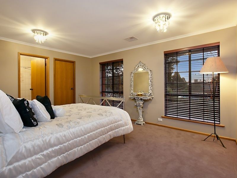 1 Verdant Court, Wynn Vale SA 5127