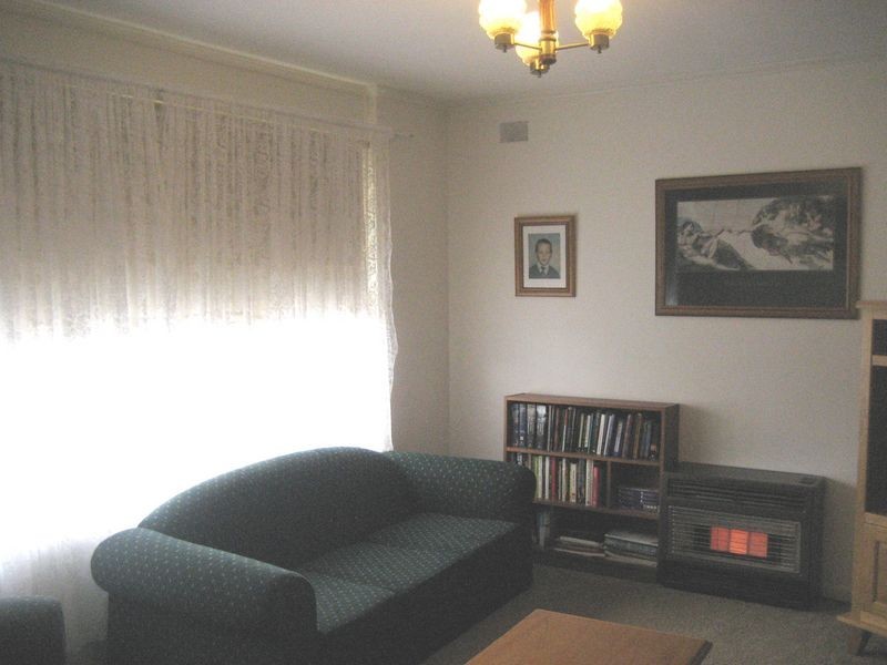 6 Knightsbridge Avenue, Valley View SA 5093