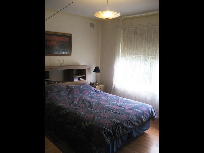 6 Knightsbridge Avenue, Valley View SA 5093