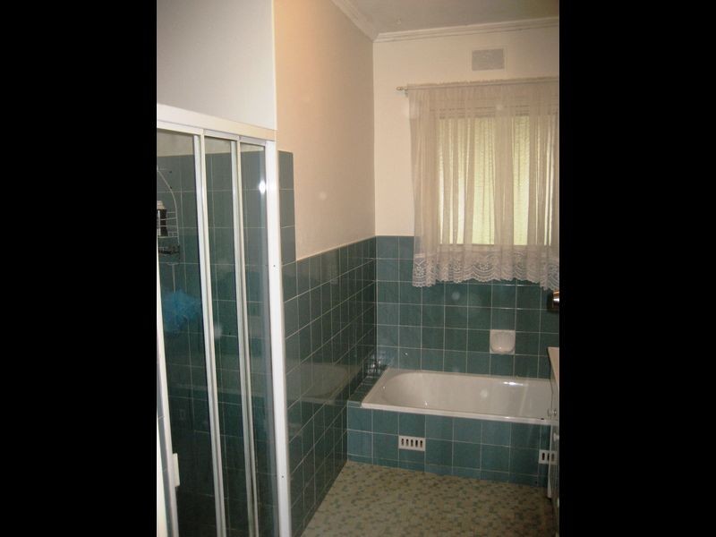 6 Knightsbridge Avenue, Valley View SA 5093