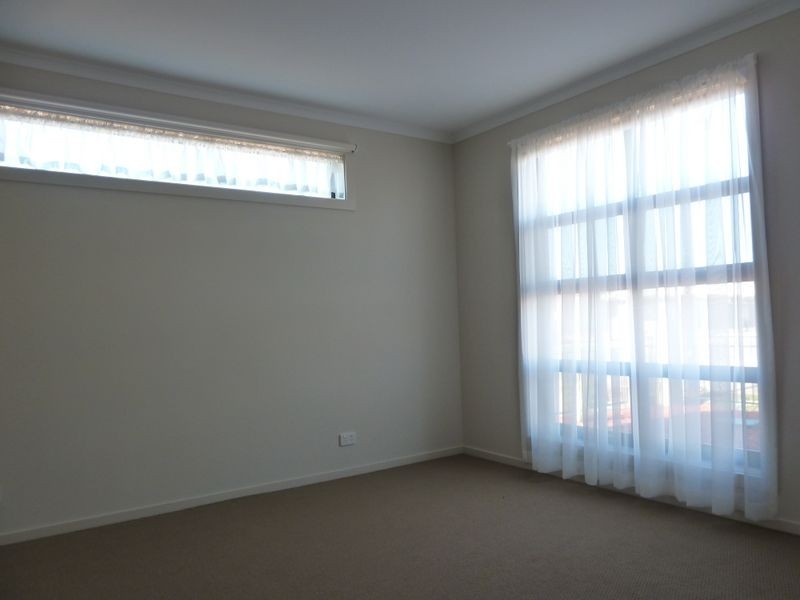 2 Caspian Lane, Andrews Farm SA 5114