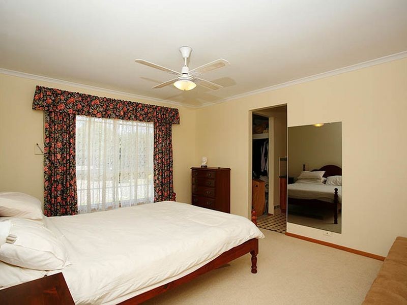 6 Oakvale Place, Wynn Vale SA 5127
