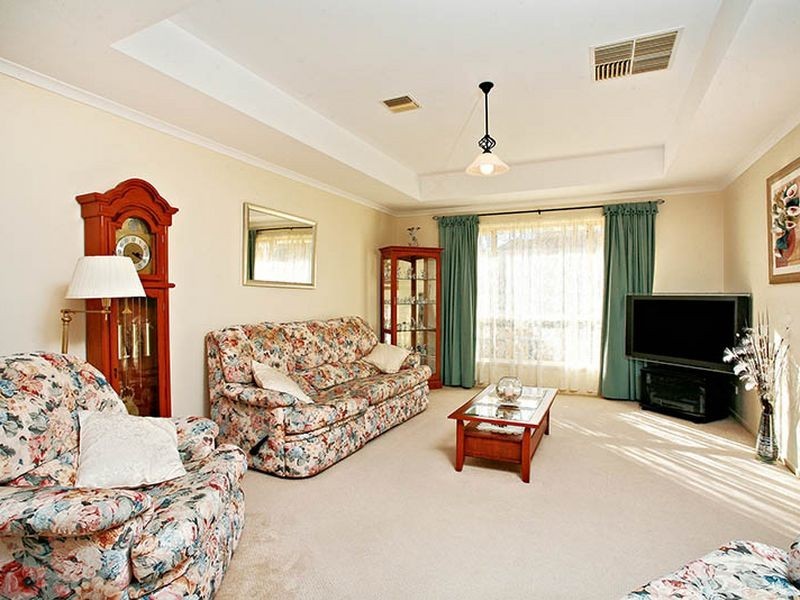 13 Saddle Crescent, Walkley Heights SA 5098