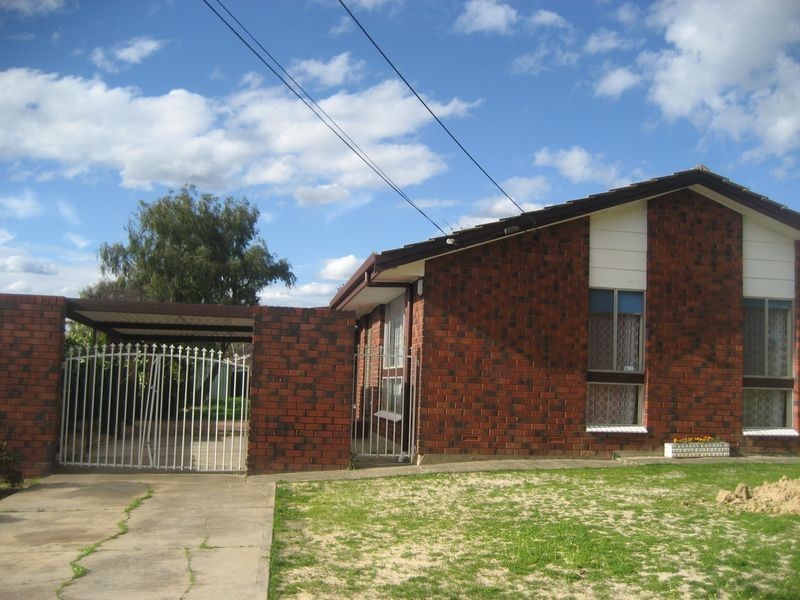 25 Wyndham Crescent, Surrey Downs SA 5126