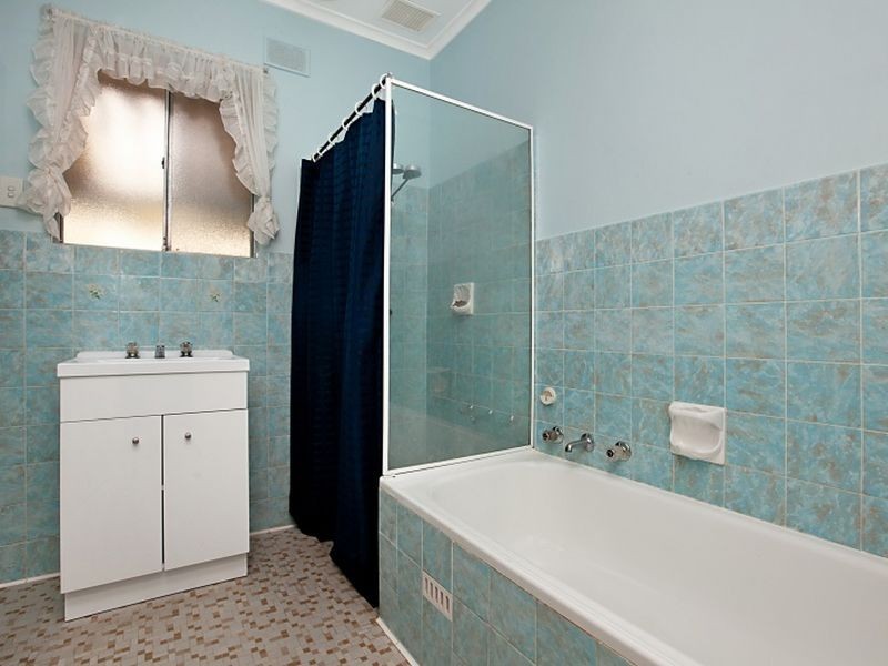 21 Cremin Street, Fairview Park SA 5126