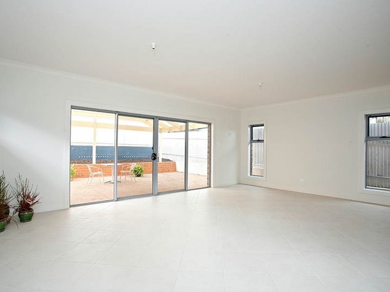 8 Wandana Avenue, Gilles Plains SA 5086