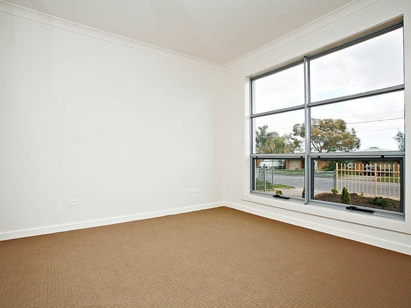 8 Wandana Avenue, Gilles Plains SA 5086