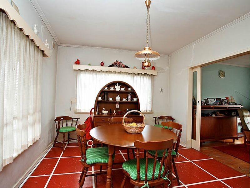 15 Gulfview Road, Valley View SA 5093