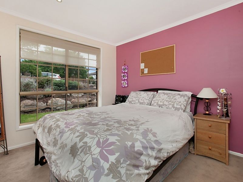 12 Dallas Court, Wynn Vale SA 5127