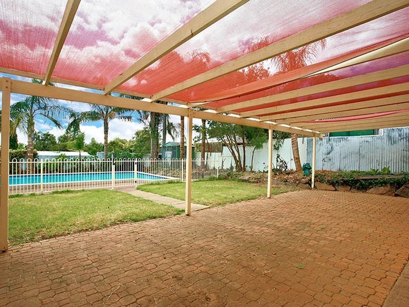 12 Quebec Drive, Para Hills SA 5096