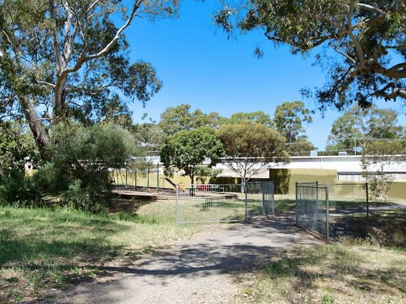 8 Leane Avenue, Ridgehaven SA 5097