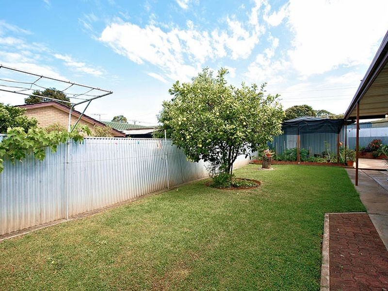 18 Carole Crescent, Modbury SA 5092