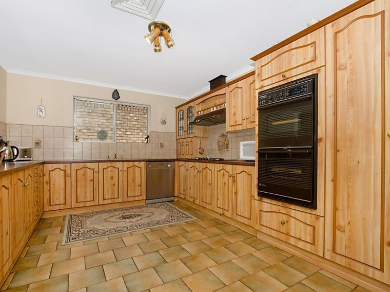 126 Brougham Drive, Valley View SA 5093