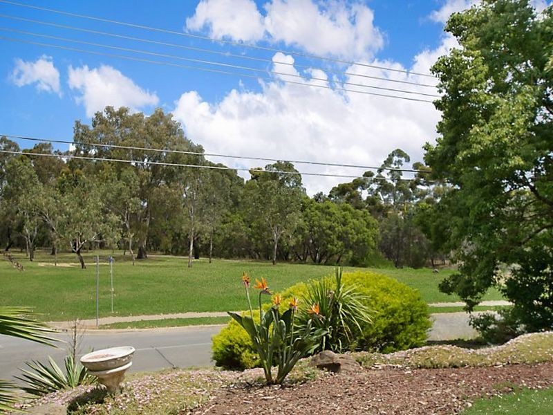 126 Brougham Drive, Valley View SA 5093