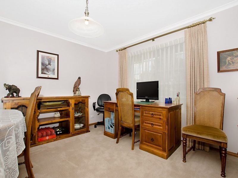 126 Brougham Drive, Valley View SA 5093