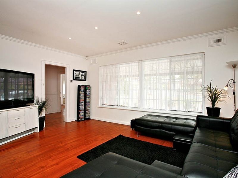 2 Far View Crescent, Ridgehaven SA 5097