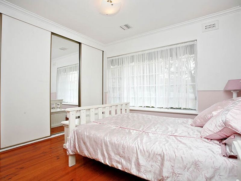 2 Far View Crescent, Ridgehaven SA 5097