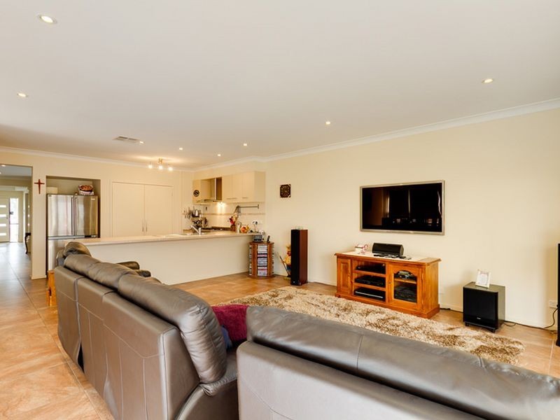 8 Olde Coach Road, Greenwith SA 5125