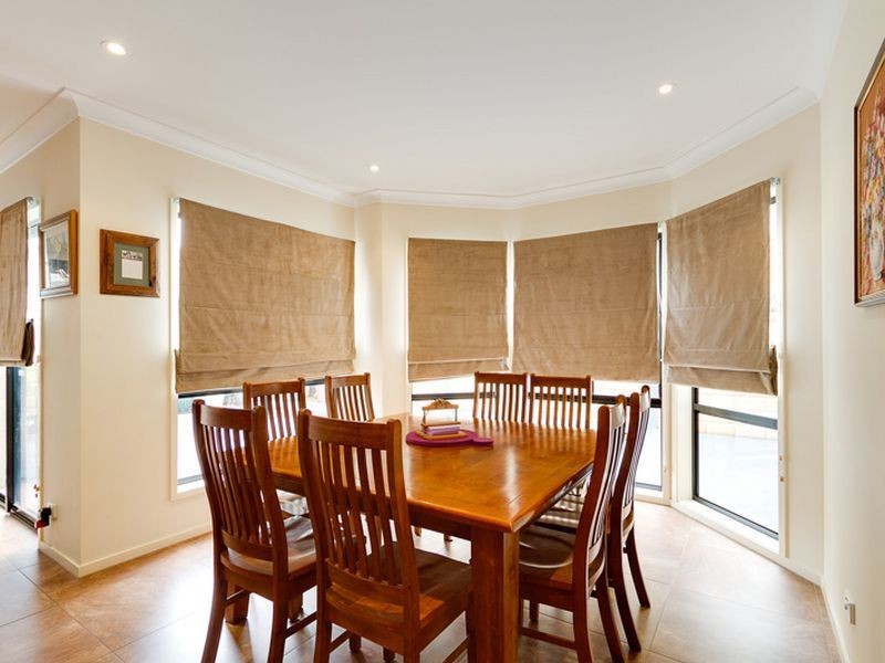 8 Olde Coach Road, Greenwith SA 5125