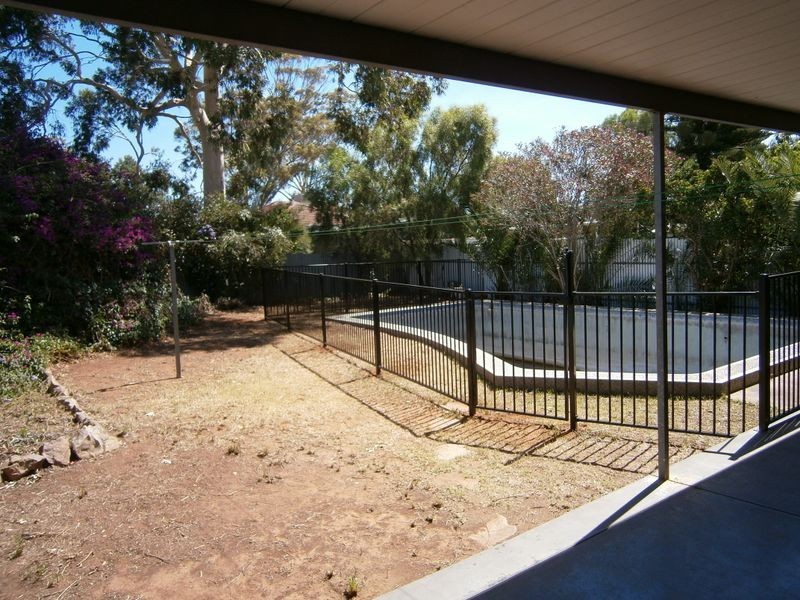 17 Williamson Road, Para Hills SA 5096