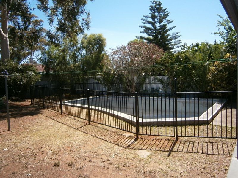 17 Williamson Road, Para Hills SA 5096