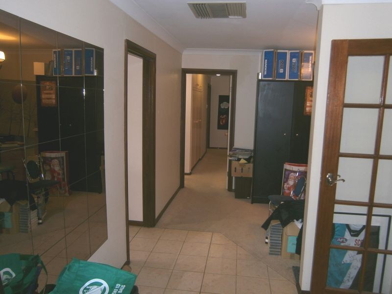 19 Malbanda Avenue, Para Vista SA 5093