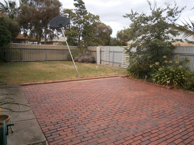 19 Malbanda Avenue, Para Vista SA 5093