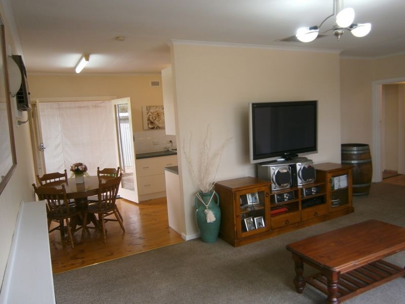 1 Leane Avenue, Ridgehaven SA 5097
